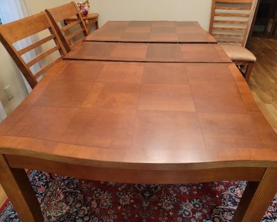 7 pc wood inlay dining set--like new-free delivery in The Villages:$590