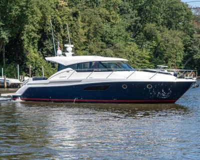 Tiara Yachts C44 Coupe 2015