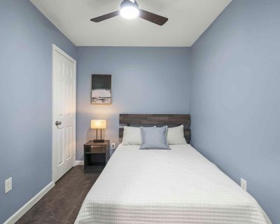Blackout Curtains + Ceiling Fan + Closet - B (Has an Apartment). Room in the 1 Bedroom 1BA...
