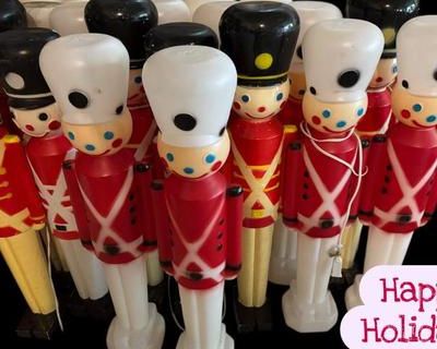 Holiday Glow & Treasures To Show Estate Sale (Phase (2)