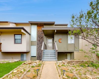 Avg / night: $388. Spacious corner townhome with game room, pool, tennis, gym & golf | Located in Point Venture, TX | 4.5 Stars | 3 Bed, 3 Bath | Pet-friendly. Dog-friendly. Max 8 guests. Experience amazing indoor and outdoor entertainment at this amenity-rich corner townhome. The community features a pool, golf course, tennis courts, and a gym, providing plenty of recreation opportunities. Plu...