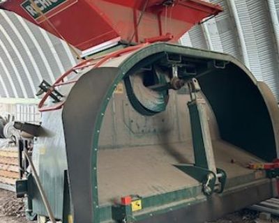 Richiger Model R1090 grain bagger