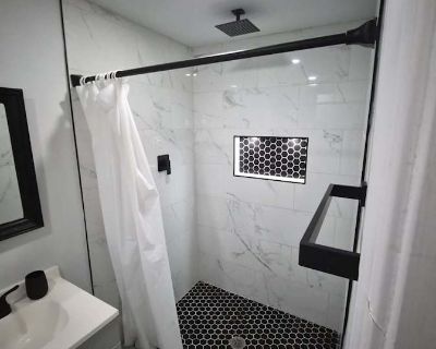 Available on: november 17. Unfurnished. LGBTQ+ friendly * Students welcome * 40+ years welcome. Cozy studio apartment, perfectly designed for comfortable living. This space features a private balcony, kitchenette, and a private bathroom. Conveniently located near the airport. Ultimate Privacy!. Rent $1,150 per month Bills Included Security deposit $200 Property type Studio Room furnishing Unfur...