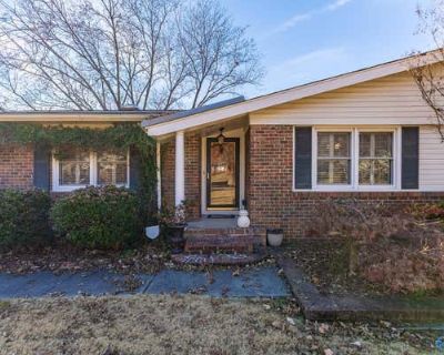 3 Bedroom 2BA 2200 ft Single Family Home For Sale in HUNTSVILLE, AL