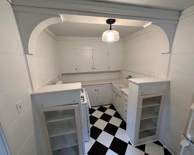 0 Bedroom 1BA 400 ft Pet-Friendly Apartment For Rent in Portland, OR