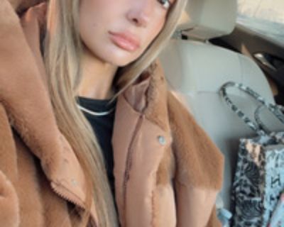 Marissa C is looking for a New Roommate in New York with a budget of $1000.00