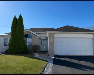 3 Bedroom 2BA 1496 ft Single Family House For Sale in Steger, IL