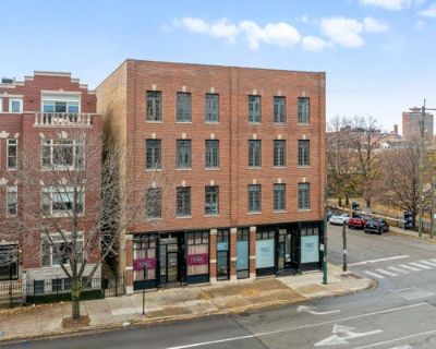 3 Bedroom 2BA 1400 ft Condominium For Sale in CHICAGO, IL