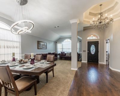 3 beds 2 bath house vacation rental in Frisco, TX