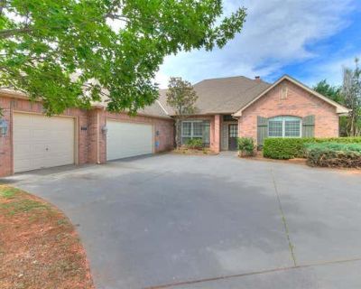 4 Bedroom 4BA 2726 ft Single Family Home For Sale in EDMOND, OK