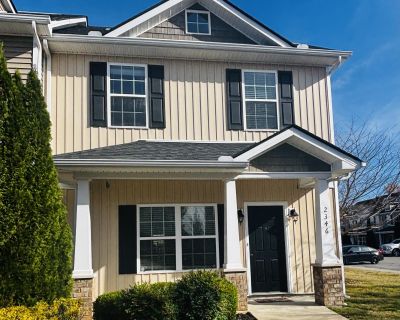 3 Bedroom 2BA 2100 ft Townhouse For Sale in Murfreesboro, TN