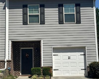 3 Bedroom 2BA 1556 ft Townhouse For Sale in Oakwood, GA