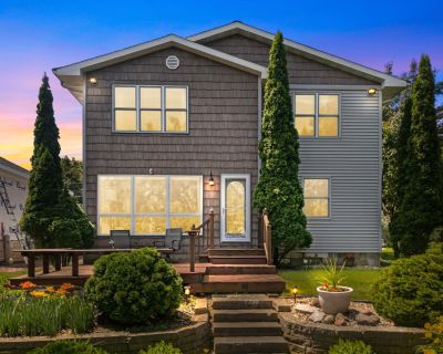 3 Bedroom 2BA 2300 ft Single Family House For Sale in Oshkosh, WI