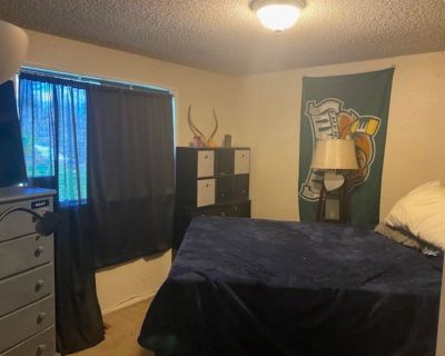 I have a room for rent in Bonney Lake, bathroom across the hallway only shared if there are visitors which is seldom for me and shared common areas, kitchen/dinning area/living room .  Walking distance to Allen York Park in a nice neighborhood.  Close to shopping/ restaurants, freeway, lots of parking space, large yard, gas bbq, view of Mt. Rainier on clear days. No illegal drugs or firearms on...