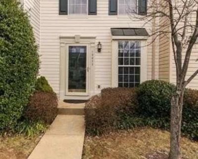 2 Bedroom 4BA 1305 ft Townhouse For Rent in Lake Ridge, VA