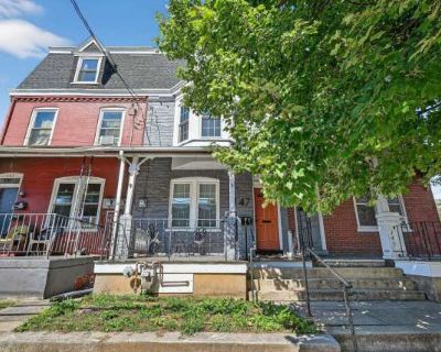 4 Bedroom 1.5BA 1719 ft Pet-Friendly Apartment For Rent in Lancaster County, PA