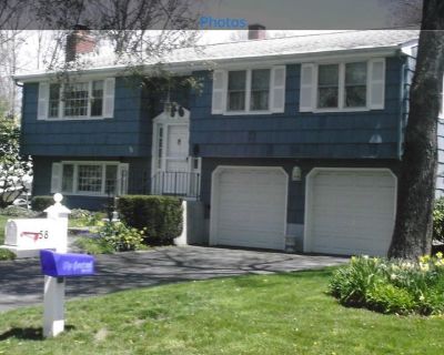 Half a split ranch for rent. Three bedrooms, one bath, eat in kitchen, living room, dining room, sun room with deck off the back. Washer dryer. Large yard with a shed for use. Two off street parking spots and just a few blocks from the beach.