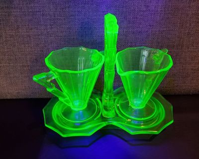 Pacific MO ONLINE Estate Sale ~ Antiques / Vintage Collectibles Vaseline Uranium Glass Perfume Btls
