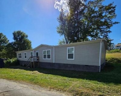 4 Bedroom 2BA 2128 ft Mobile Home For Rent in Huntington, WV