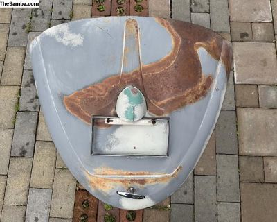 Original Volkswagen Beetle engine lid in very decent usable condition. Shows a fair amount of patina but the overall shape looks really good. Hinges are stuck but I m soaking them with high hopes. Great for parting a bug back together,parts,repurposing or yard art. Should fit most bugs 1958-1963 My asking price is $100 Located in Spokane Washington for pickup No shipping at this time Always ope...