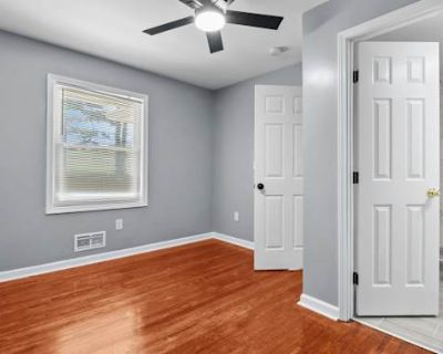 Available on: now. Unfurnished. Parking available * Internet included Yu Feng Zhang will require background checks for this room Learn more. One Bedroom with private Bathroom $700. Rent includes WiFi, water, electricity, gas, and landscaping. Additional features include a large parking area, shared laundry, kitchen, and living room. No pets, smoking, or parties are allowed. We are seeking a qui...