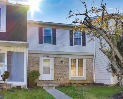 17505 Longview Ln. Ready for move-in - updated townhome in Olney! Quiet interior unit - open layout on main level with wood laminate flooring, updated kitchen and half bath added for your convenience! Upper level has three spacious bedrooms with a semi-en suite primary bath and additional hallway half bath. Smart floor plan for efficient getting ready in the mornings! Downstairs you have an ope...