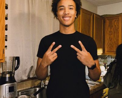 I play basketball, Im currently enrolled at Holyoke Community College, looking for a place to reside for school, I Love traveling and learning new things as well as making connections along the way, Very neat and understanding of personal space and boundaries..