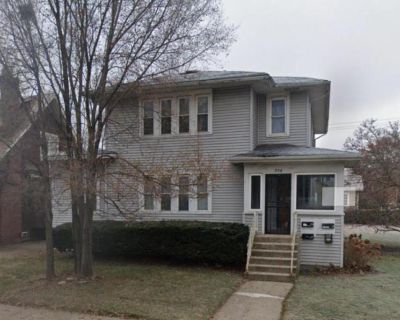 954 Wentworth Ave #1, Calumet City IL 60409. SUMMARY: Discover an opportunity with this Calumet City apartment for rent and available for $750. This could be your next ideal home or a smart investment. More details await. Property Id: 2001820 Quite & Cozy 1B/Ba 2nd Floor Apartment available for rent in a secure, updated property. on-site (adsbygoogle = window.adsbygoogle || []).push({}); laundr...