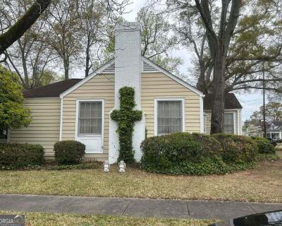 6 Bedroom 2BA 1894 ft Apartment For Rent in Macon, GA