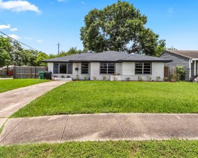 3 Bedroom 1BA 1516 ft Single-Family House For Sale in Houston, TX