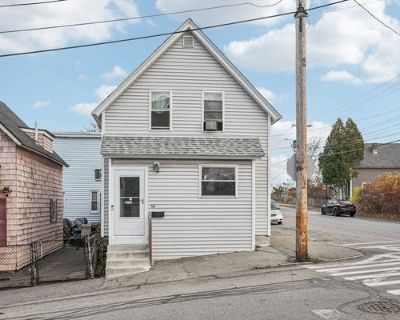 3 Bedroom 2BA 1523 ft Single Family Home For Sale in LOWELL, MA