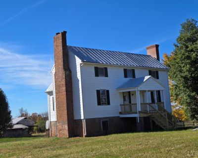 3 Bedroom 1BA 1944 ft Single Family House For Sale in Farmville, VA