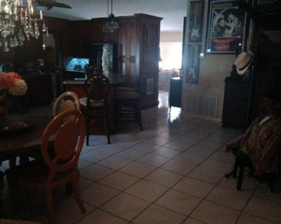 Very immaculate kept.   Private upscale house offering private bedroom and bathroom to the right female that is immaculate with excellent hygiene and class.  monthly rent. Please call 954 822 7655 thank you