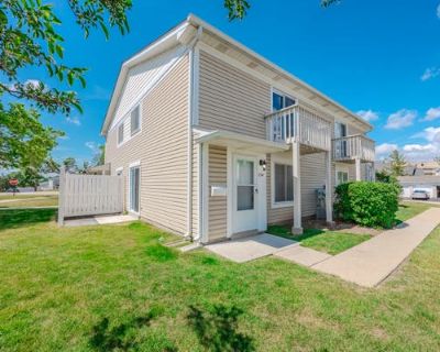 2 Bedroom 1BA 1000 ft Townhouse For Sale in HOFFMAN ESTATES, IL