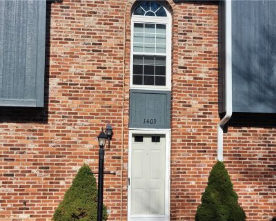 2 Bedroom 1BA 1310 ft Townhouse For Sale in Imperial, PA