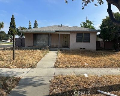 3 Bedroom 1BA 1063 ft Single Family House For Sale in Bellflower, CA