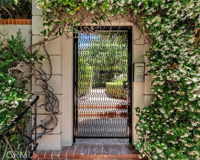 3 Bedroom 2BA 2745 ft Townhouse For Rent in Beverly Hills, CA