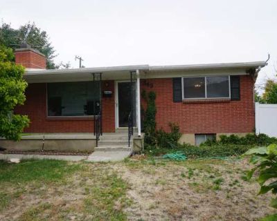 3 Bedroom 2BA 2248 ft Pet-Friendly Apartment For Rent in Bountiful, UT