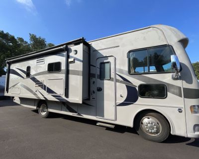 2014 Thor Motor Coach ACE 27 1