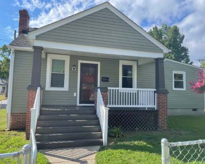 3 Bedroom 1 Bath Single story. A city with dynamic culture and history, Richmond has lots to offer in arts and architecture. In unit laundry Range Refrigerator Unit Amenities in unit laundry range refrigerator. 3 Bedroom. 1 Bathroom. 1322 ft