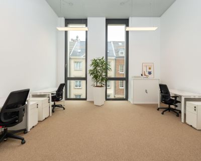 Beautifully designed office space for 3 persons in Spaces, Perkins Rowe