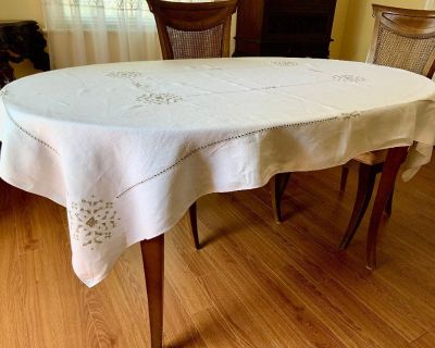 Vintage Italian Hand Embroidered Linen Tablecloth & Dinner Napkins