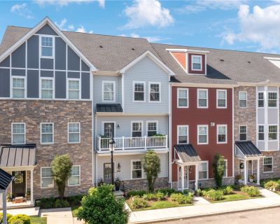 3 Bedroom 3BA 2349 ft Single Family House For Sale in Oakmont, PA