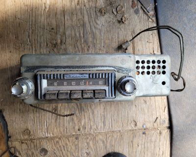 1956 Oldsmobile AM radio used 983334