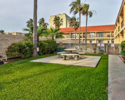 2 Bedroom 2.5BA House Vacation Rental in Dolphin Condominiums #20, South Padre Island, TX