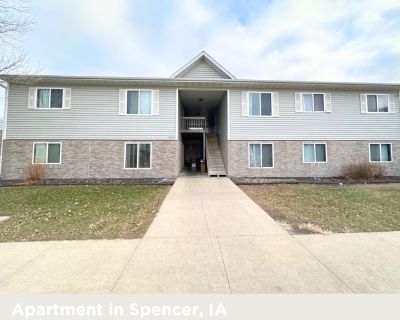 3 Bedroom 1.5BA 889 ft Pet-Friendly Apartment For Rent in Spencer, IA
