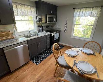 2 Bedroom 1BA 0 ft Furnished Apartment For Rent in Asheville, NC