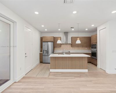 4 Bedroom 3BA 1812 ft Townhouse For Rent in Doral, FL