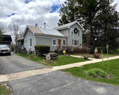 3 Bedroom 1BA 1313 ft Single Family House For Sale in Omro, WI