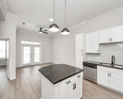 6363 San Felipe St Apt 243. 1 MONTH FREE RENT-Look and Lease!*Restrictions Apply.Live in the midst of Tanglewood/Uptown Galleria Area! Experience a Live, Work and Play lifestyle enjoying a blend of walkable, comfort and convenience surrounded by retail, dining, shopping and entertainment. Boasting stylish finishes: island kitchens w/stainless appliances, wood style floors, quartz counters, gran...